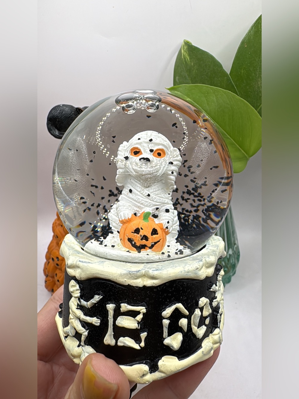 Halloween Mummy & Pumpkin Snow Globe - White and Orange